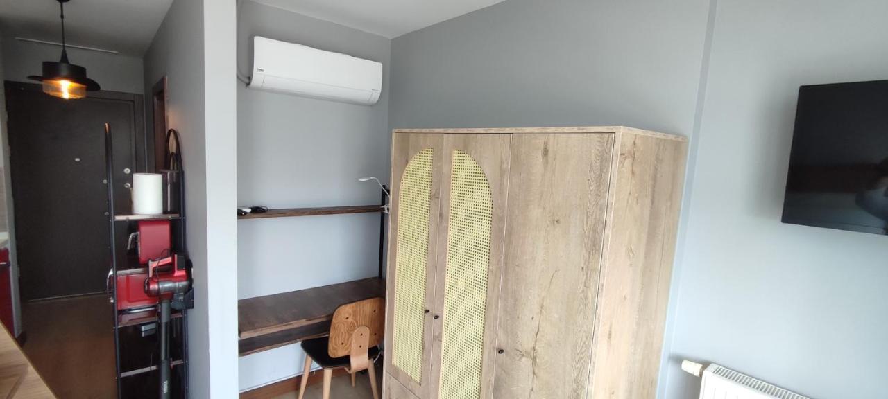 Studyo At High Flat Apartment Istanbul Bagian luar foto