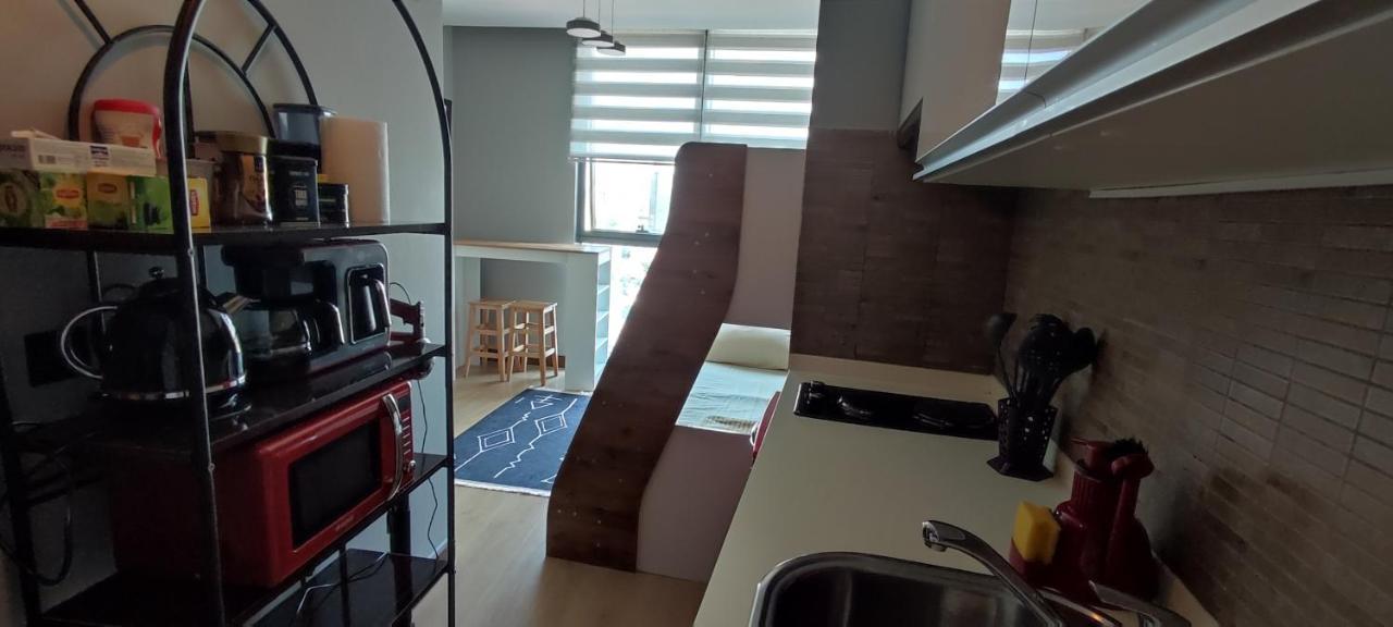 Studyo At High Flat Apartment Istanbul Bagian luar foto